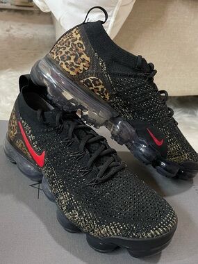 NWOT!! Nike Vapormax Black & Red Flyknit Sneakers with Leopard Heel